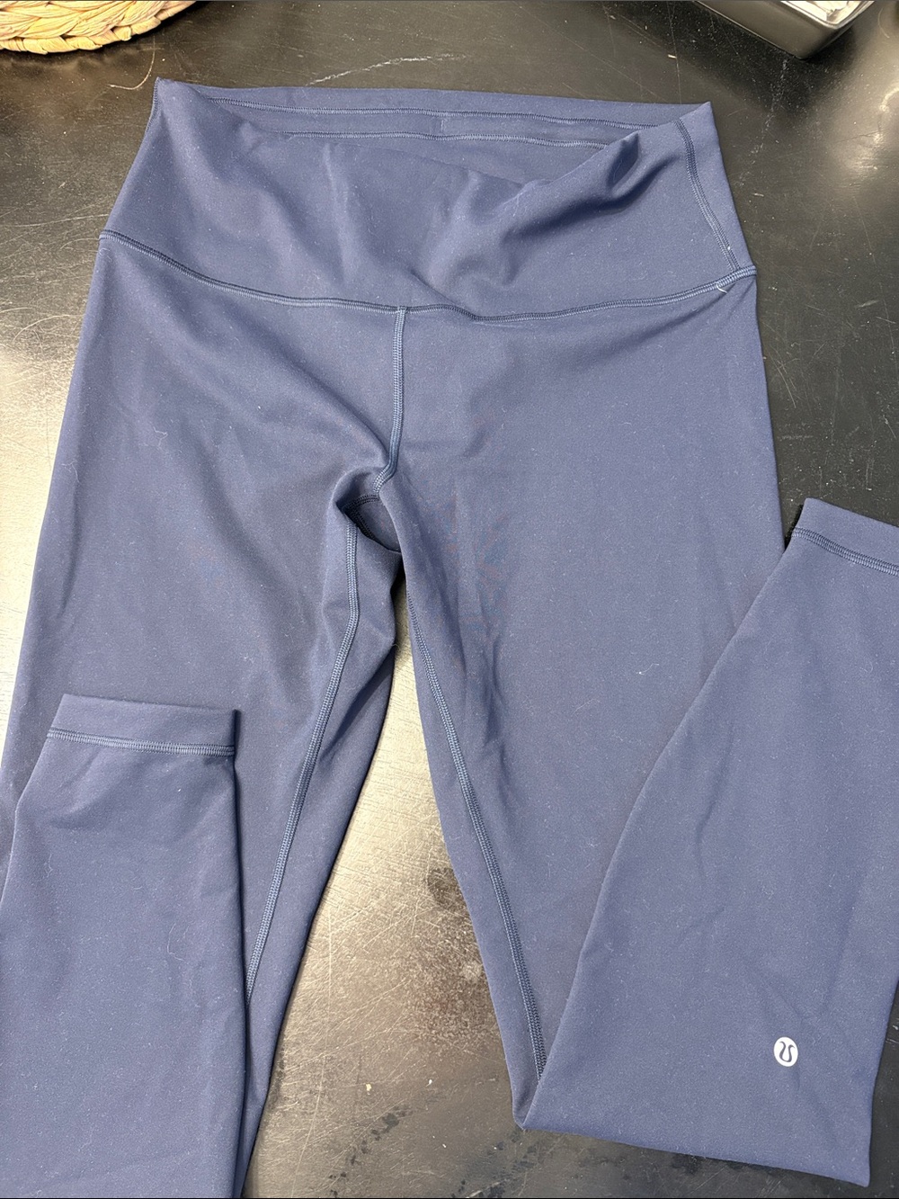 lululemon athletica women’s 12 Navy High-Rise Leggings with Side Pocket